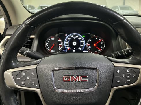 Used 2020 GMC Acadia Denali w/ Technology Package AWD/4WD image 12