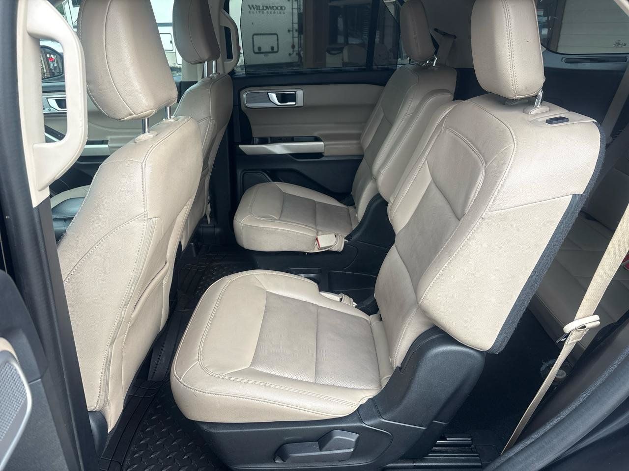 Used 2021 Ford Explorer Limited w/ Equipment Group 301A RWD image 18