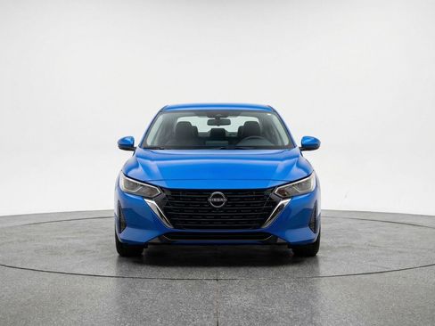 Used 2025 Nissan Sentra SV FWD image 2