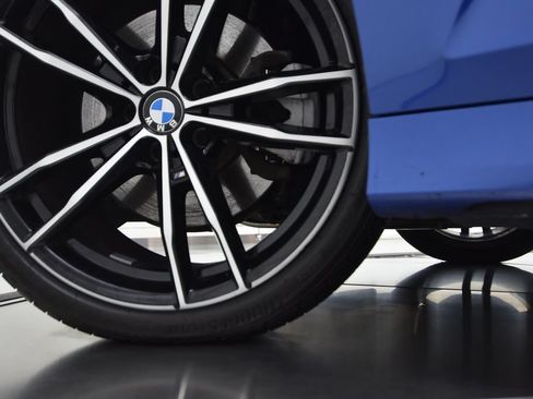 Used 2022 BMW 330i xDrive Sedan w/ M Sport Package AWD/4WD image 46