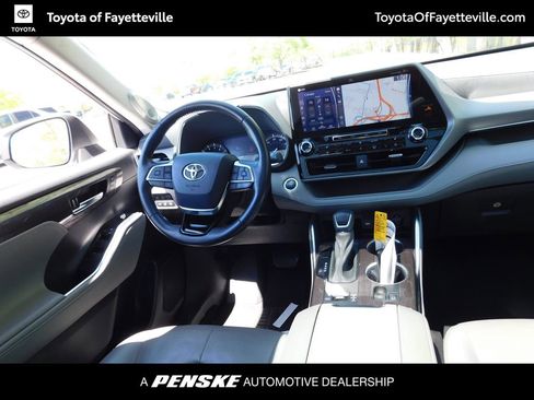 Used 2021 Toyota Highlander Platinum image 7