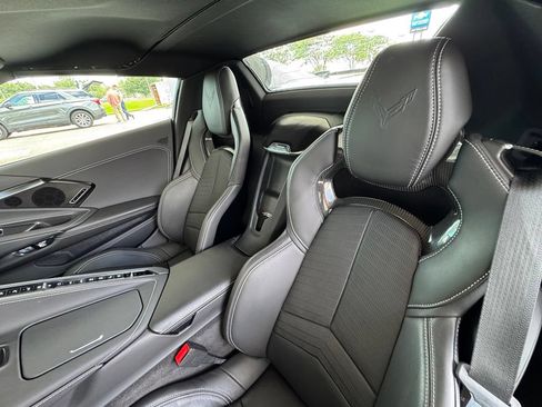 Used 2025 Chevrolet Corvette Z06 w/ Stealth Interior Trim Package RWD image 17