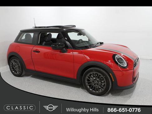 Certified 2025 MINI Cooper S image 1