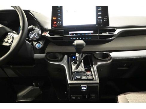 Used 2023 Toyota Sienna LE FWD image 22