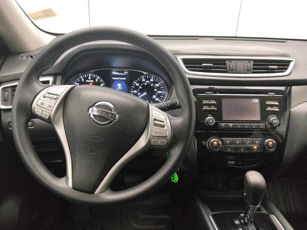 Used 2016 Nissan Rogue S w/ Appearance Package FWD image 22