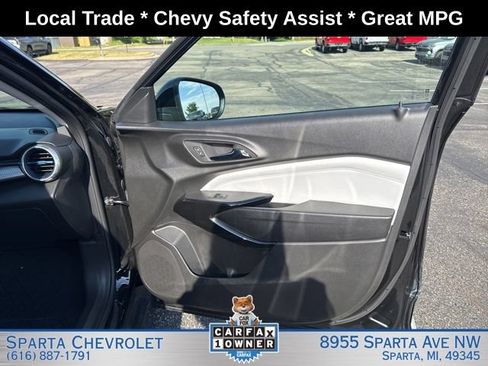 Used 2024 Chevrolet Trax LT FWD image 28