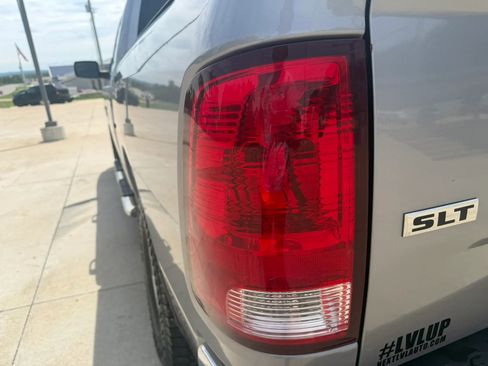 Used 2019 RAM 1500 Classic SLT AWD/4WD image 69