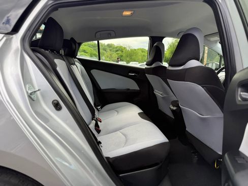 Used 2019 Toyota Prius LE FWD image 28