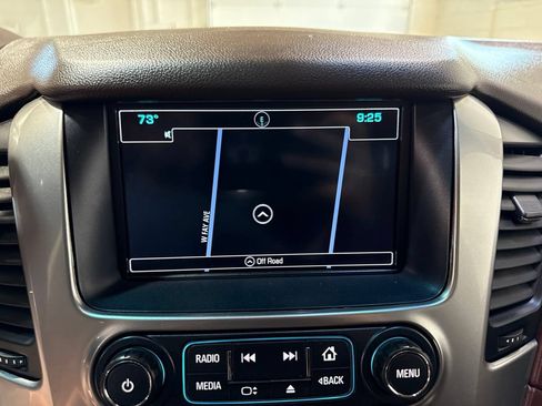 Used 2018 Chevrolet Suburban Premier AWD/4WD image 18