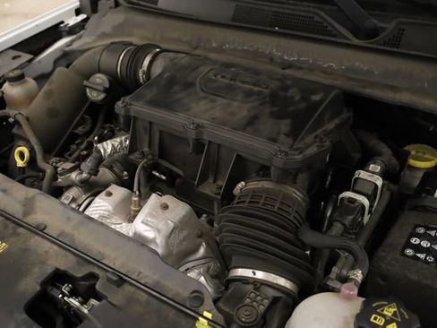 Used 2023 Jeep Compass Latitude image 11