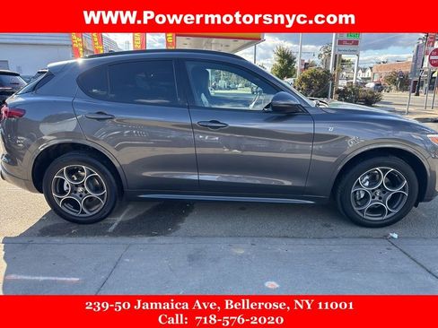 Used 2023 Alfa Romeo Stelvio Ti image 6