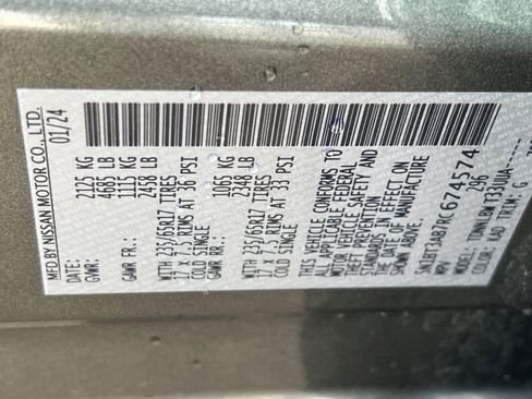 Used 2024 Nissan Rogue S AWD/4WD image 25