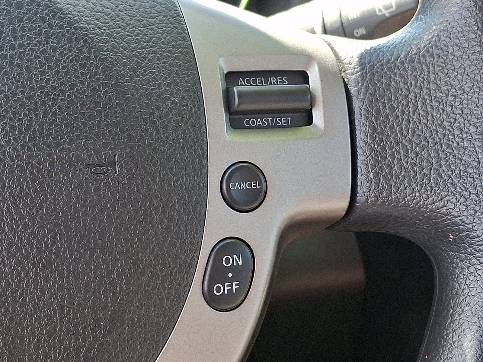 Used 2012 Nissan Rogue SV w/ Premium Pkg AWD/4WD image 23