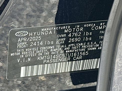 Used 2026 Genesis G70 2.5T RWD image 39