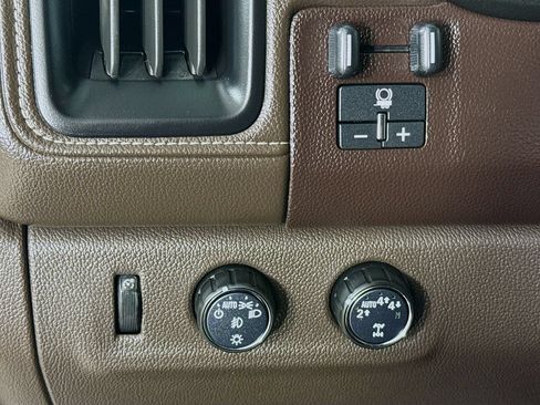 Used 2022 GMC Canyon Denali AWD/4WD image 12