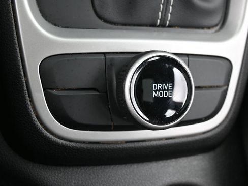 Used 2022 Hyundai Venue SEL FWD image 21