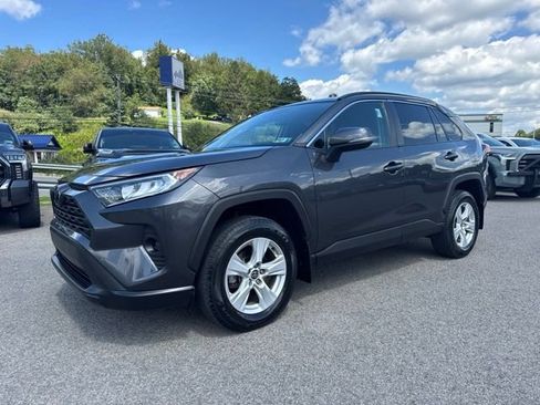 Used 2021 Toyota RAV4 XLE AWD/4WD image 1