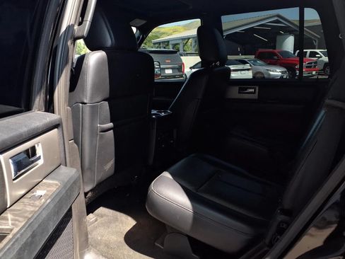 Used 2017 Ford Expedition Limited RWD image 21