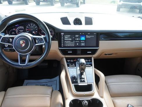 Used 2020 Porsche Cayenne AWD/4WD image 15