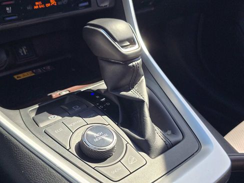 Used 2025 Toyota RAV4 Limited w/ Advanced Technology Package AWD/4WD image 29