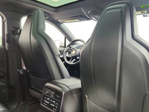 Used 2024 Porsche Cayenne Coupe AWD/4WD image 26