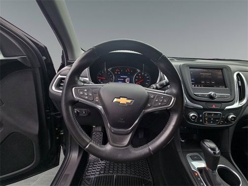 Used 2020 Chevrolet Equinox LT image 16