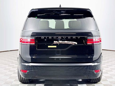 New 2025 Land Rover Discovery Dynamic SE image 6