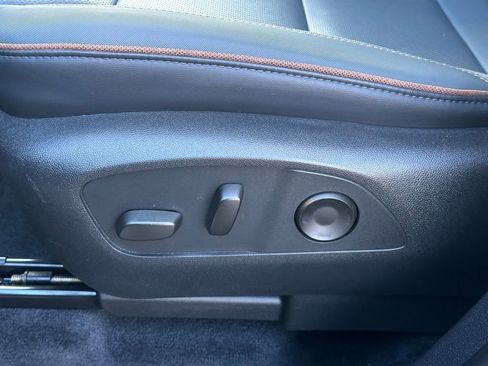 Used 2024 GMC Acadia AT4 image 15