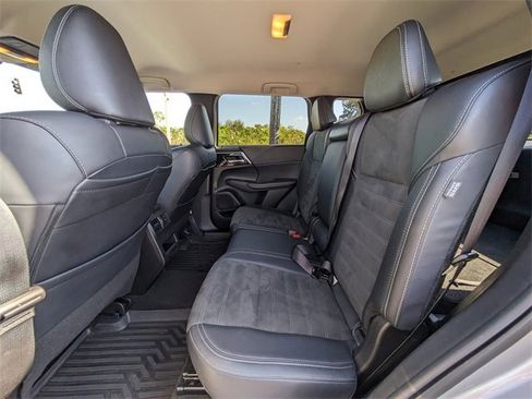 Used 2024 Mitsubishi Outlander SE image 20