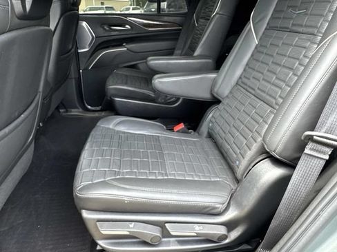 Used 2023 Cadillac Escalade Sport Platinum w/ LPO, ONYX Package AWD/4WD image 17
