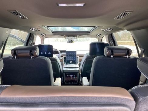 Used 2025 GMC Yukon Denali Ultimate w/ LPO, Floor Liner Package image 33