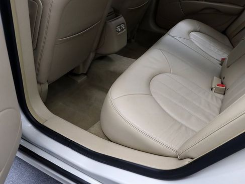 Used 2011 Buick Lucerne CXL w/ Driver Confidence Package image 24