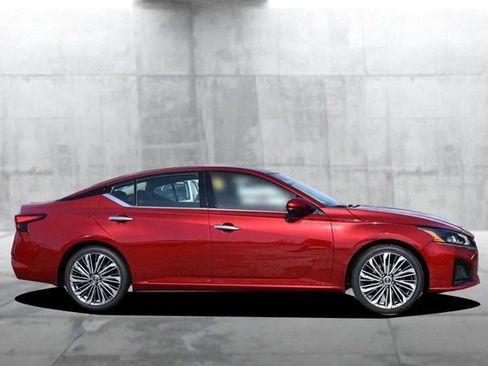 Certified 2025 Nissan Altima 2.5 SL image 5