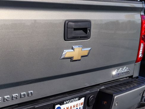 Used 2017 Chevrolet Silverado 1500 High Country image 9