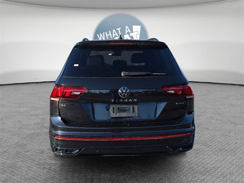 Used 2023 Volkswagen Tiguan SE R-Line image 5