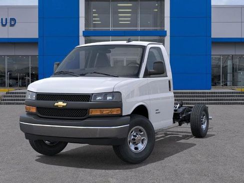 New 2025 Chevrolet Express 3500 w/ Power Convenience Package image 6