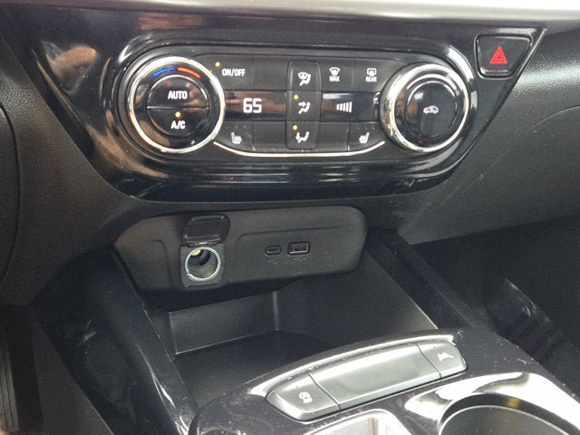 Used 2025 Chevrolet Trax LT w/ Driver Confidence Package FWD image 23