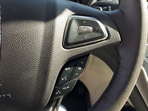 Used 2017 Lincoln MKC Premiere image 22