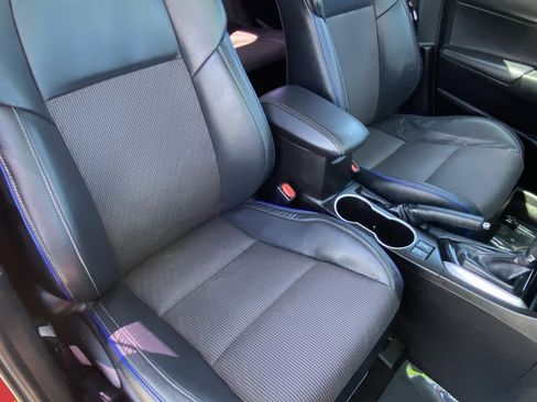 Used 2018 Toyota Corolla SE w/ Carpet Mat Package (TMS) FWD image 11