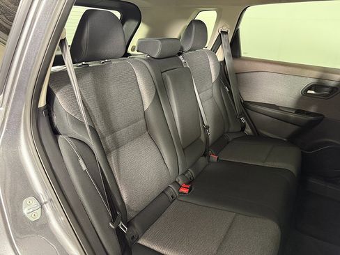 Used 2022 Nissan Rogue SV image 29