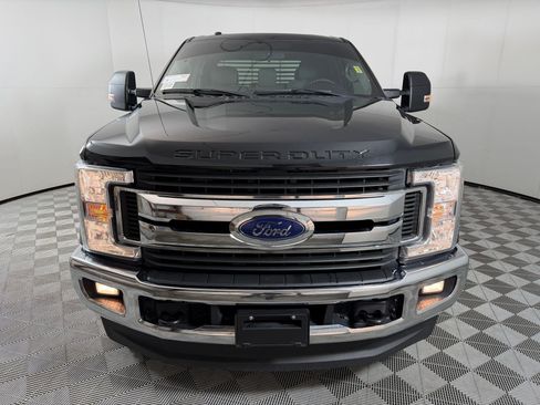 Used 2018 Ford F250 XLT w/ XLT Value Package AWD/4WD image 6