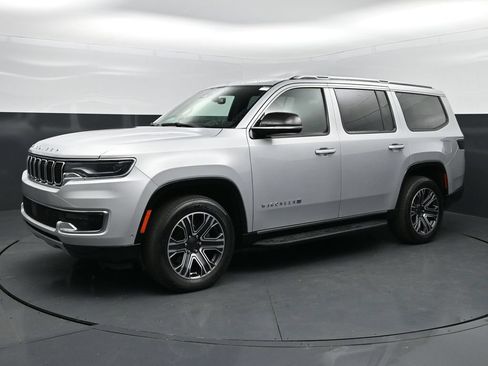 Used 2024 Jeep Wagoneer Series II w/ Flexible Seating Group RWD image 1