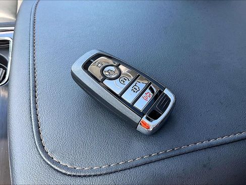 Used 2025 Lincoln Aviator 2WD w/ Jet Appearance Package image 37