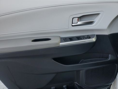 New 2025 Toyota Sienna XLE image 18