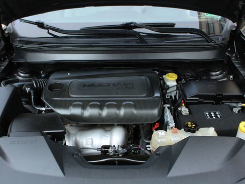 Used 2020 Jeep Cherokee Limited image 45