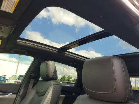 Used 2020 Cadillac XT5 Premium Luxury AWD/4WD image 14