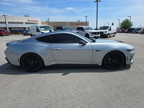 Used 2025 Ford Mustang GT Premium RWD image 6