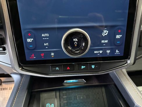 Certified 2023 Ford Expedition Platinum image 37