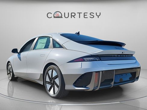 New 2025 Hyundai Ioniq 6 SE image 3
