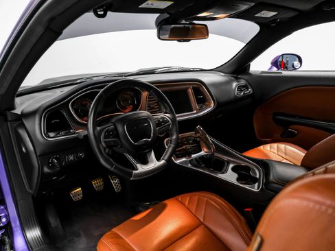 Used 2016 Dodge Challenger SRT Hellcat image 2